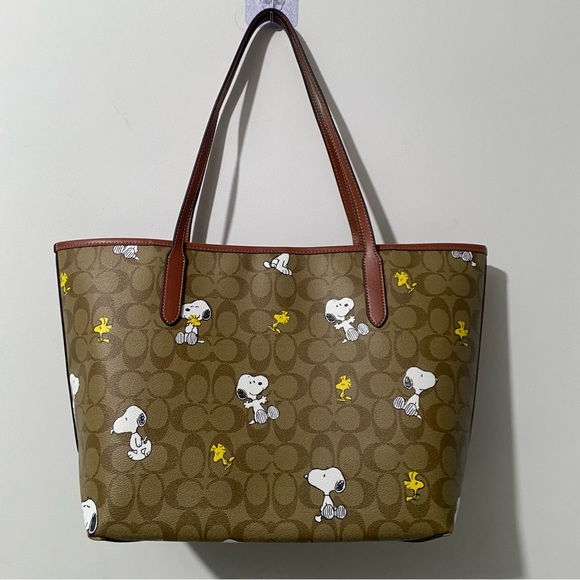 Coach x Peanuts City Collaboration Snoopy Tote Bag - Picture 4 of 10